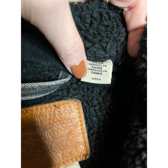 LEVI’S Trucker Sherpa lined denim jacket black acid wash longer length small - Picture 6 of 7